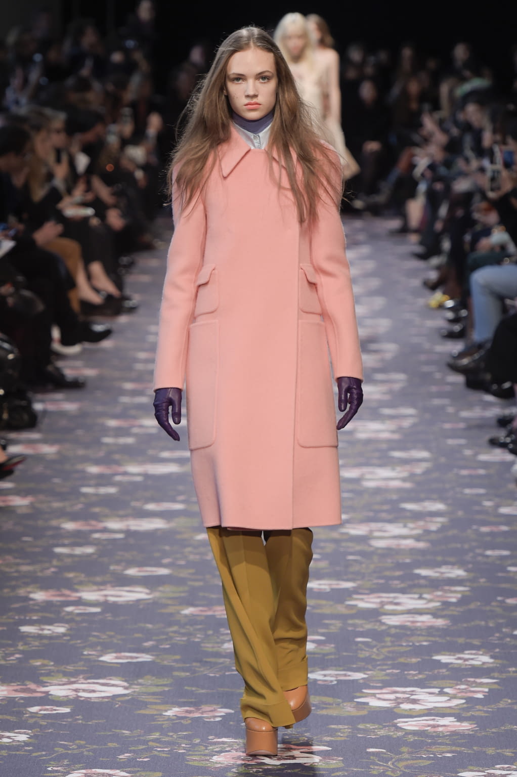 Fashion Week Paris Fall/Winter 2016 look 2 from the Rochas collection womenswear