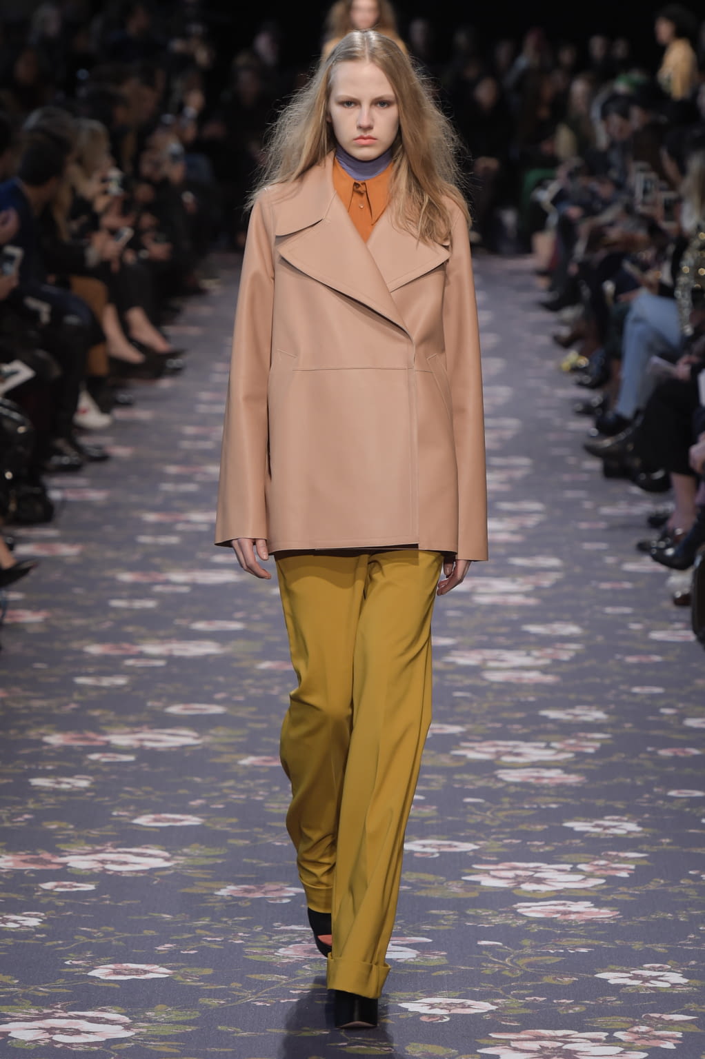 Fashion Week Paris Fall/Winter 2016 look 8 from the Rochas collection 女装