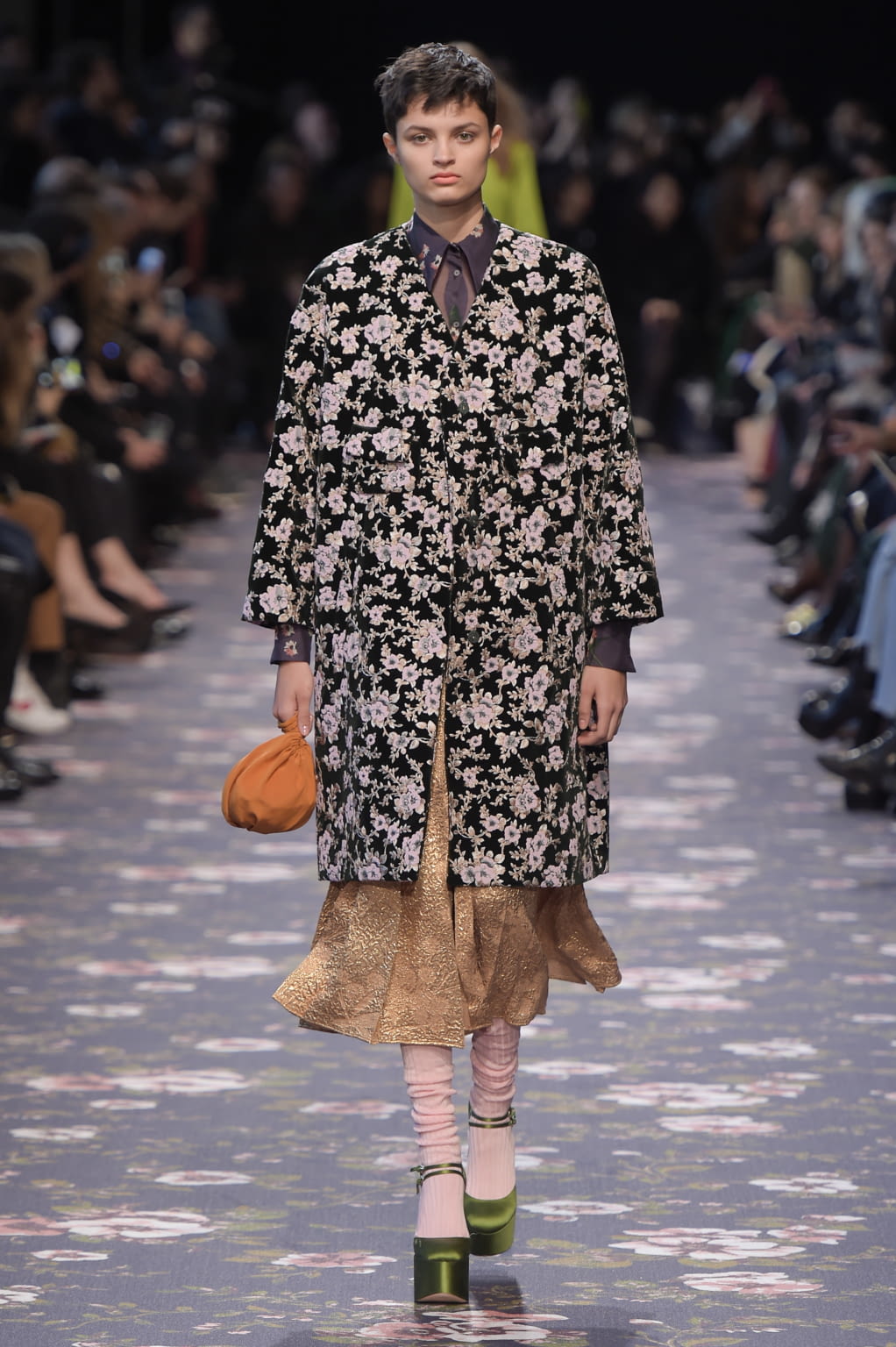 Fashion Week Paris Fall/Winter 2016 look 13 from the Rochas collection 女装