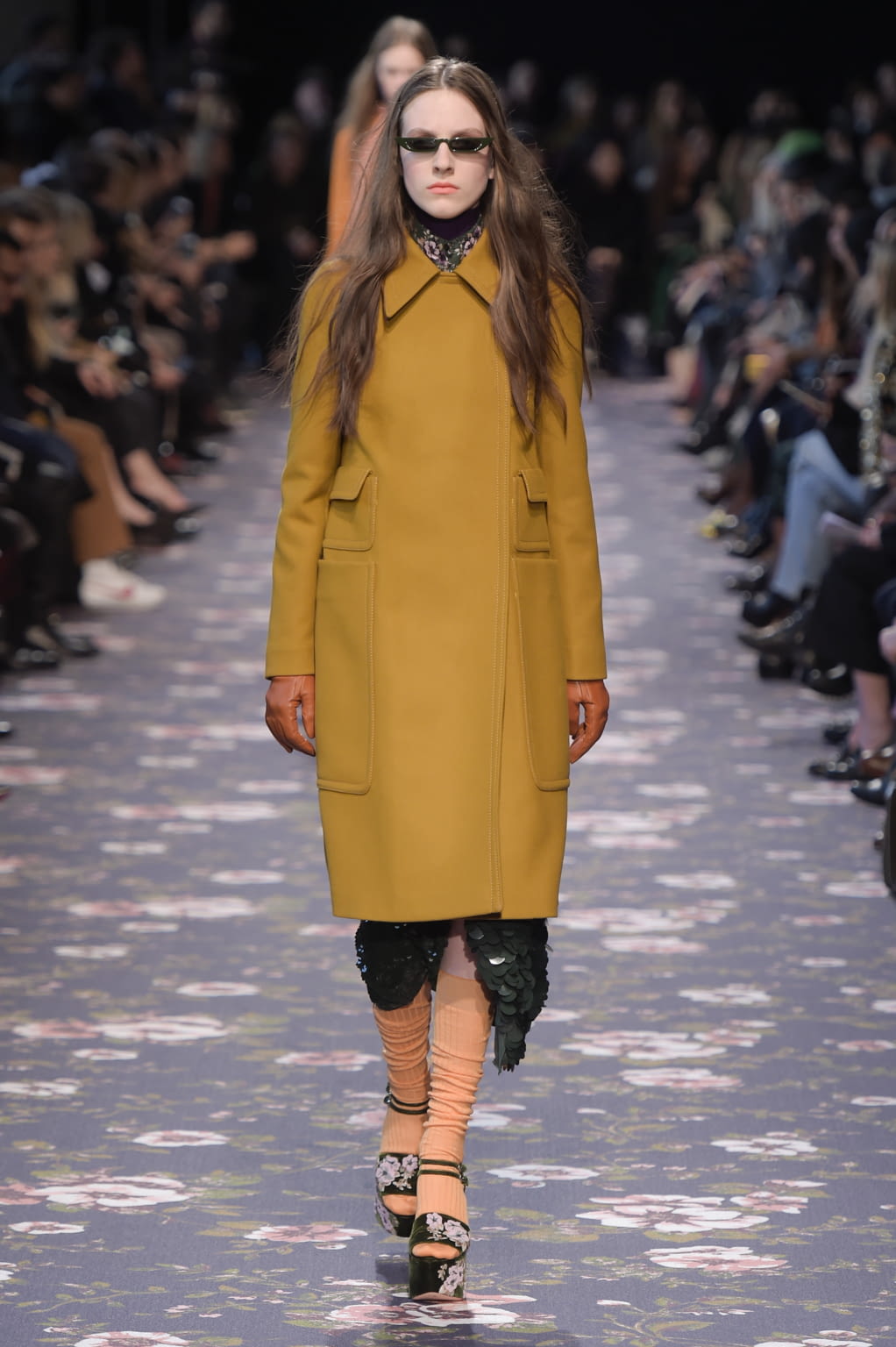 Fashion Week Paris Fall/Winter 2016 look 19 from the Rochas collection 女装