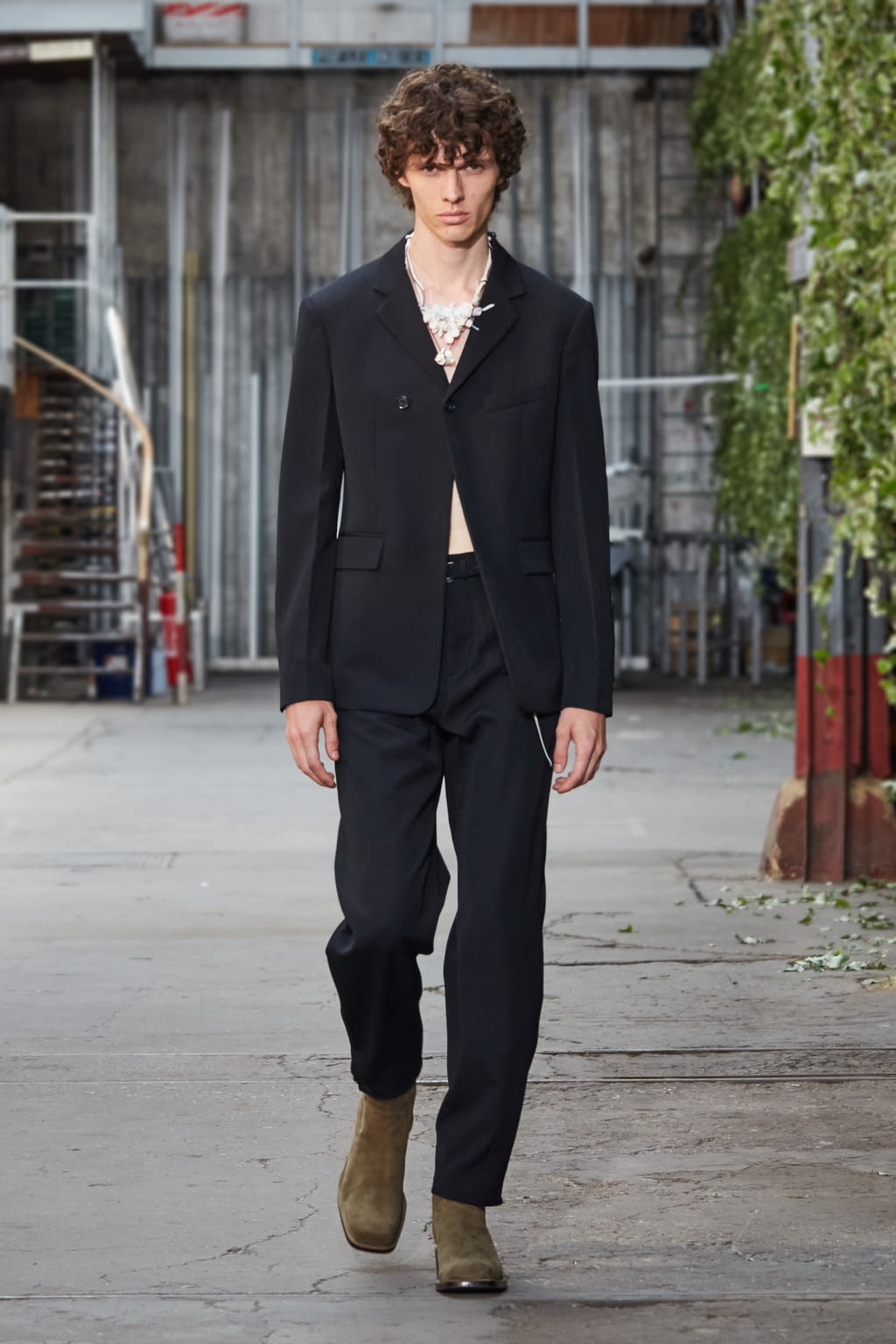 Fashion Week Paris Spring/Summer 2020 look 14 from the Rochas collection menswear