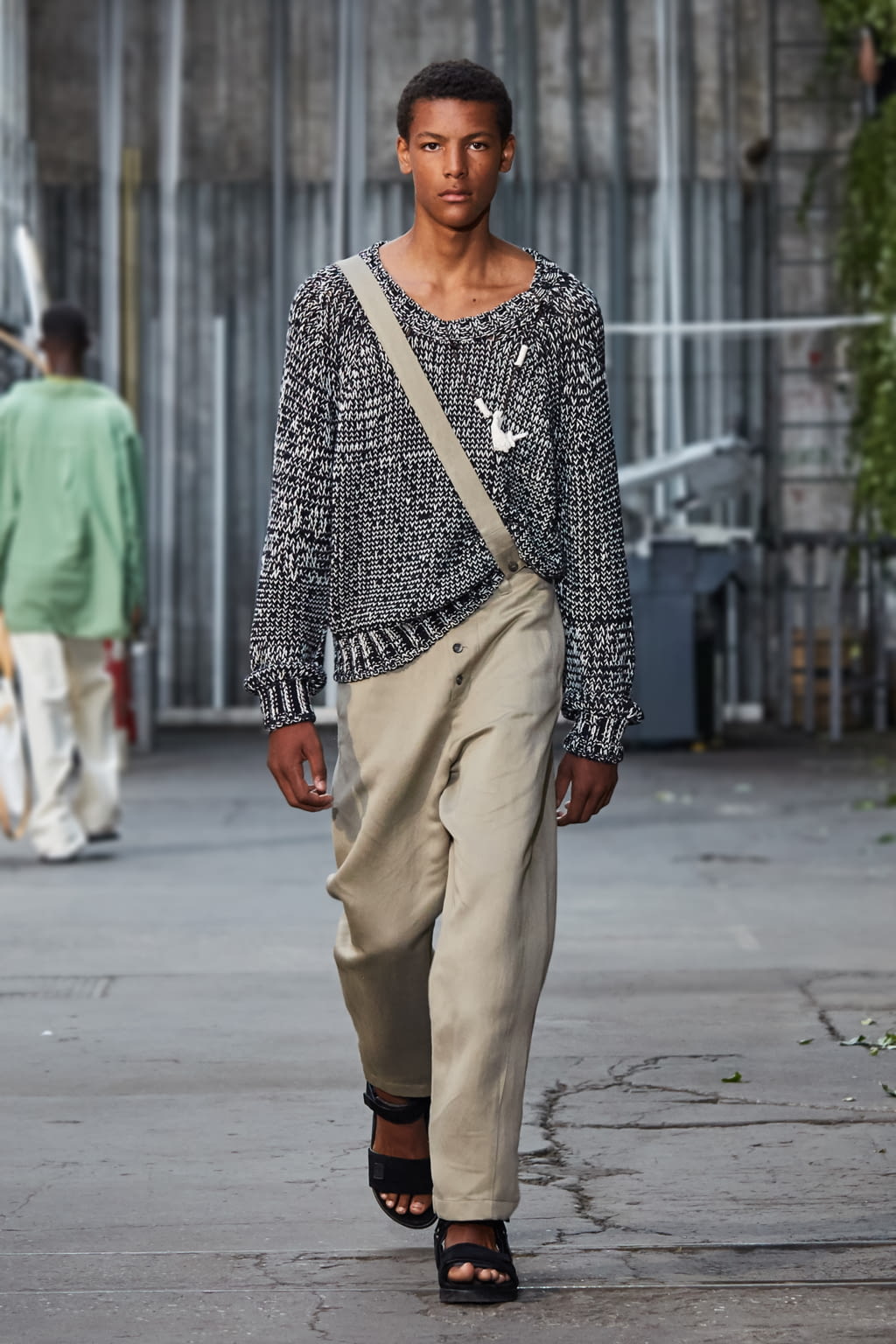 Fashion Week Paris Spring/Summer 2020 look 23 from the Rochas collection menswear