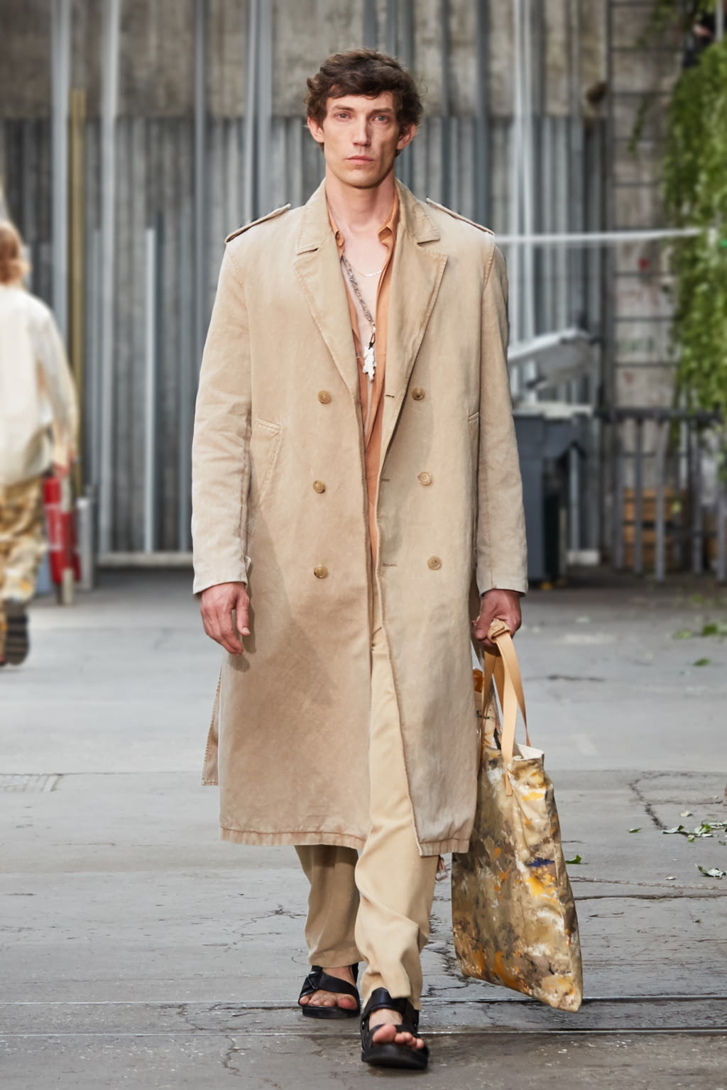Fashion Week Paris Spring/Summer 2020 look 29 from the Rochas collection 男装