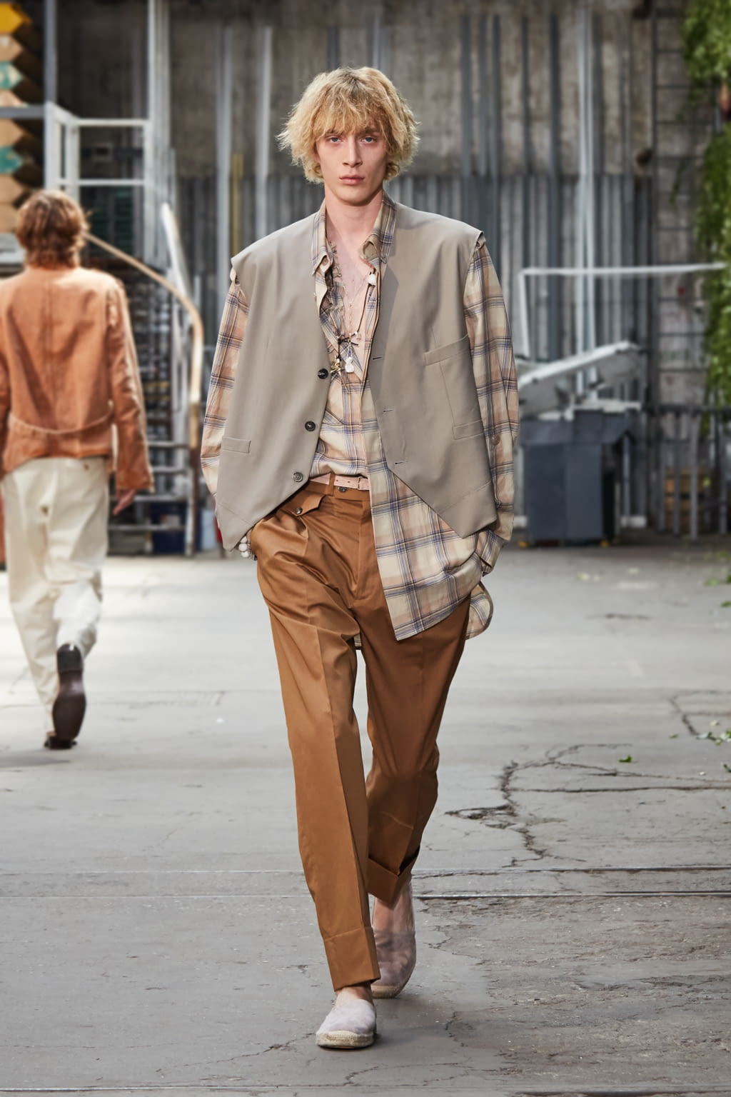 Fashion Week Paris Spring/Summer 2020 look 8 from the Rochas collection menswear