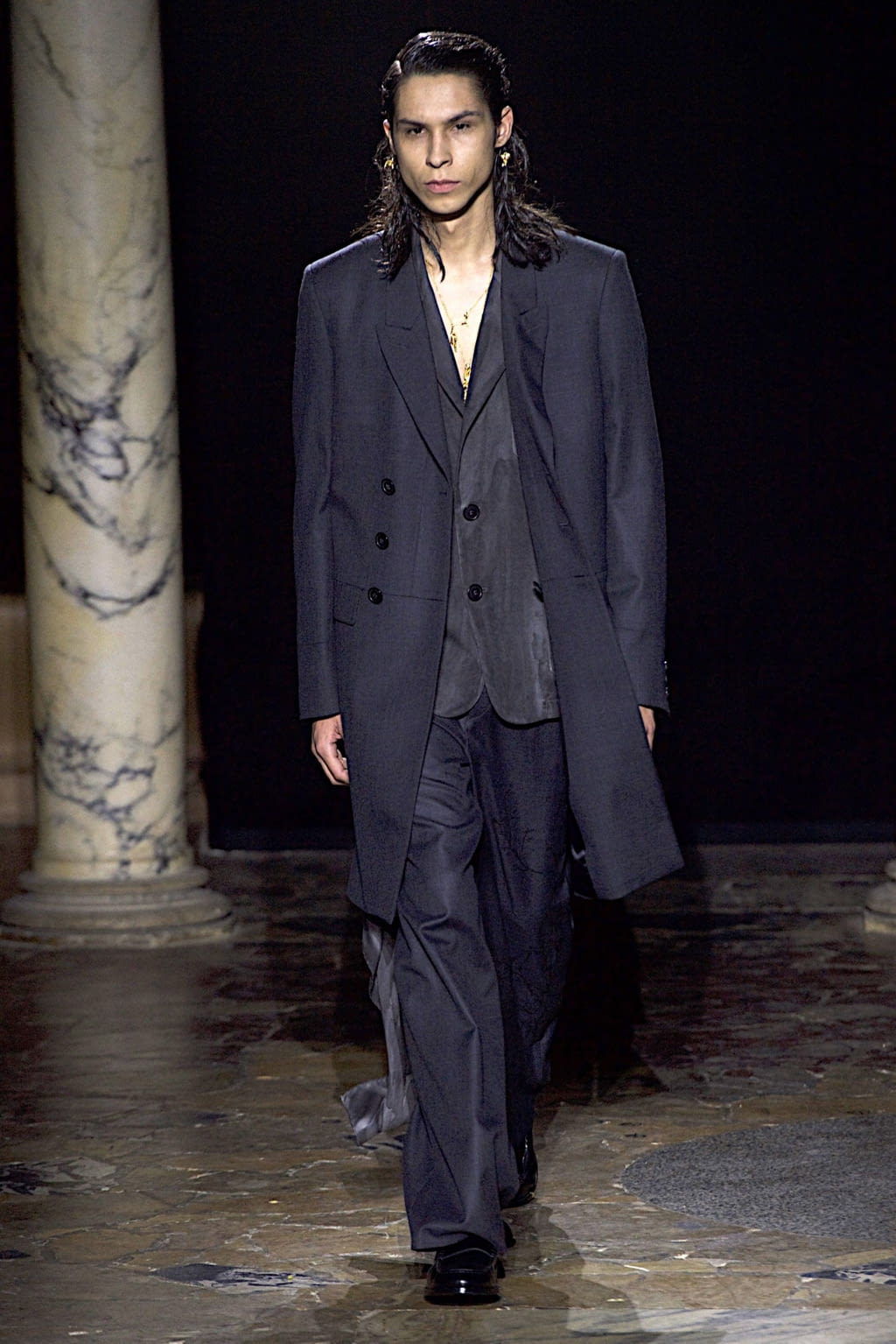 Fashion Week Paris Fall/Winter 2020 look 3 from the Rochas collection 男装