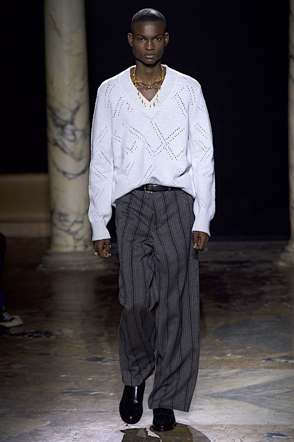 Fashion Week Paris Fall/Winter 2020 look 4 from the Rochas collection menswear