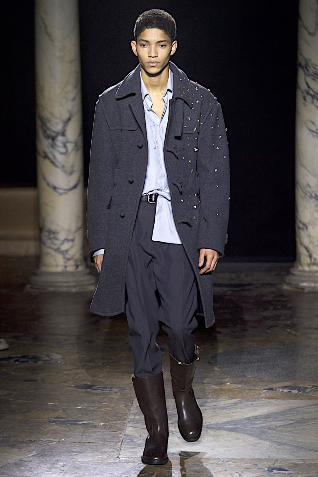 Fashion Week Paris Fall/Winter 2020 look 5 from the Rochas collection 男装
