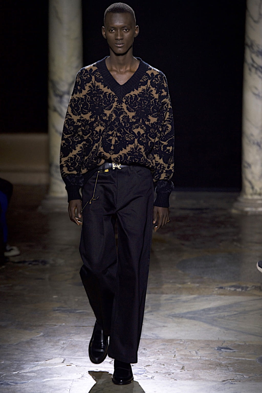 Fashion Week Paris Fall/Winter 2020 look 12 from the Rochas collection menswear