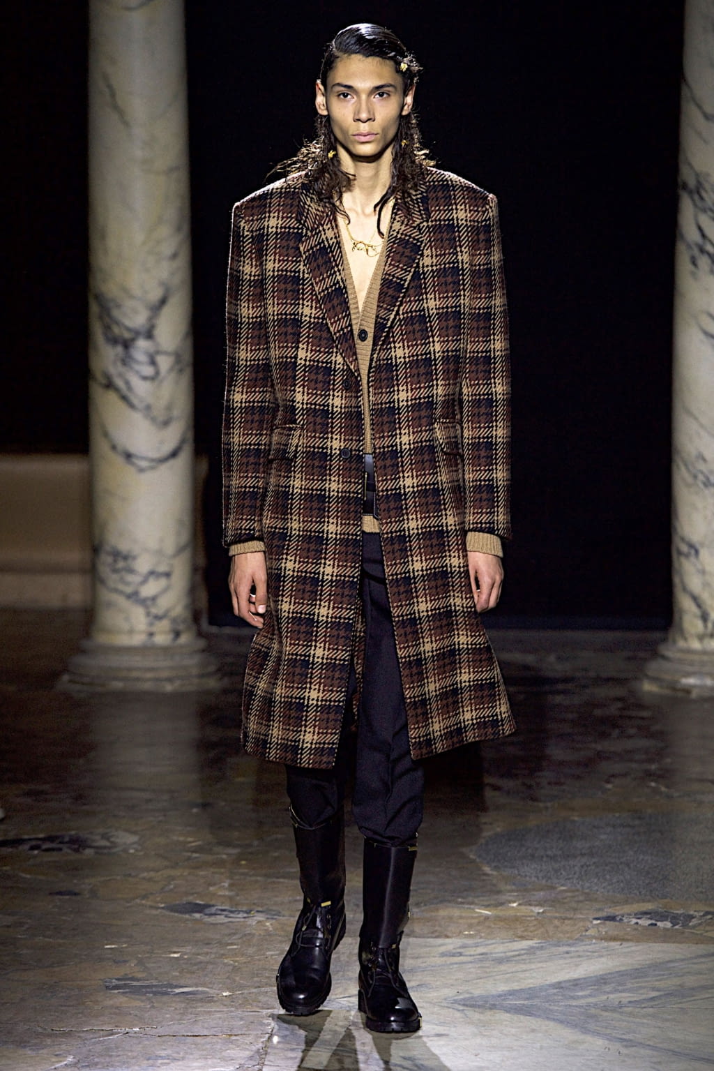 Fashion Week Paris Fall/Winter 2020 look 13 from the Rochas collection 男装