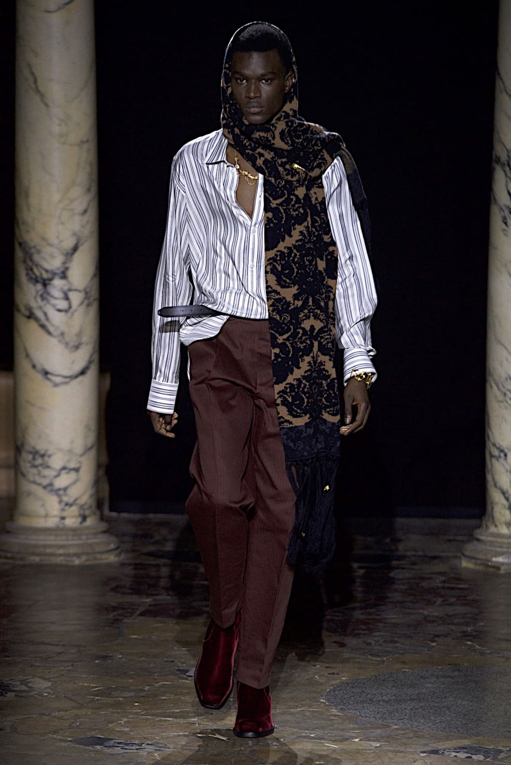 Fashion Week Paris Fall/Winter 2020 look 14 from the Rochas collection menswear