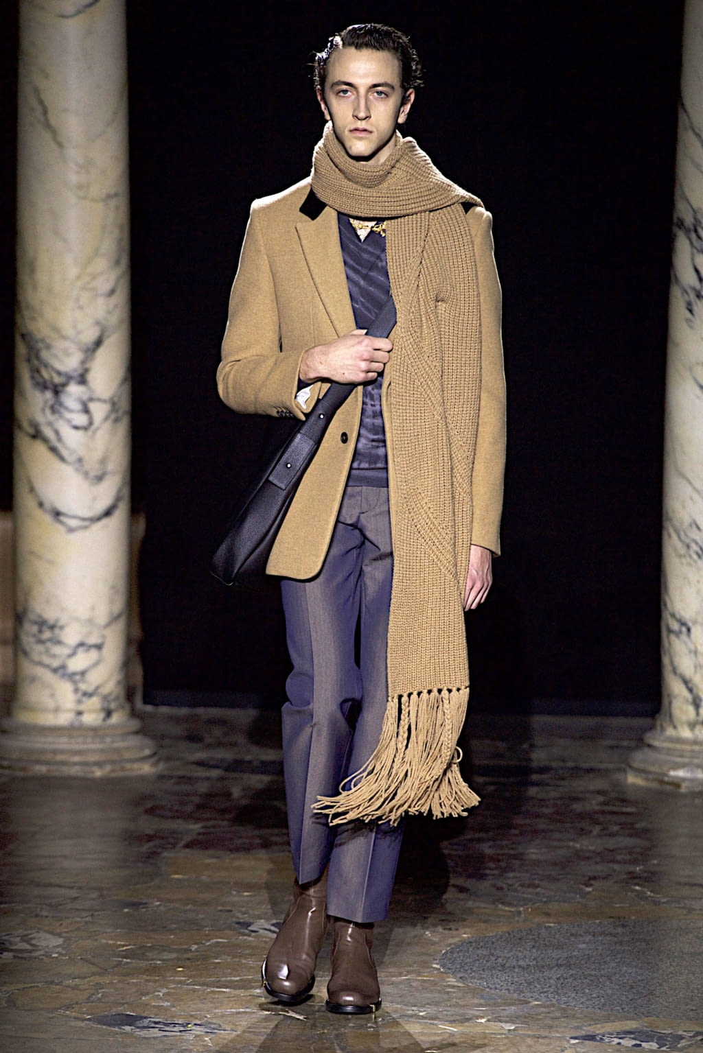 Fashion Week Paris Fall/Winter 2020 look 15 from the Rochas collection menswear