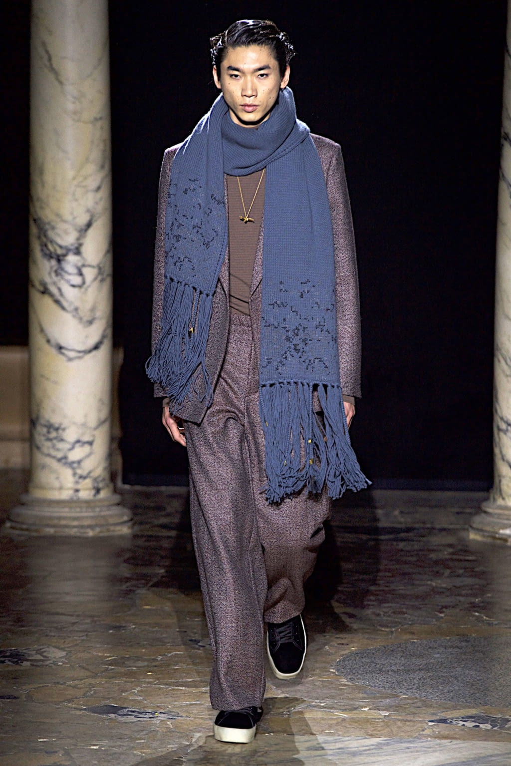 Fashion Week Paris Fall/Winter 2020 look 22 from the Rochas collection 男装