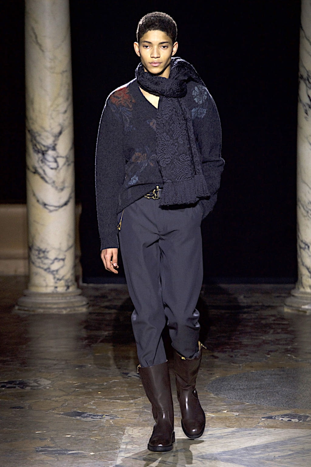 Fashion Week Paris Fall/Winter 2020 look 28 from the Rochas collection menswear