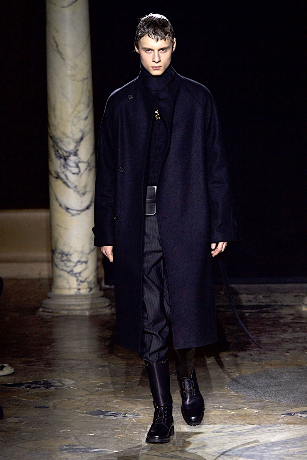Fashion Week Paris Fall/Winter 2020 look 34 from the Rochas collection menswear