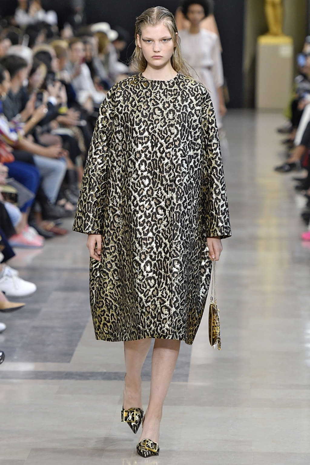 Fashion Week Paris Spring/Summer 2019 look 7 from the Rochas collection womenswear