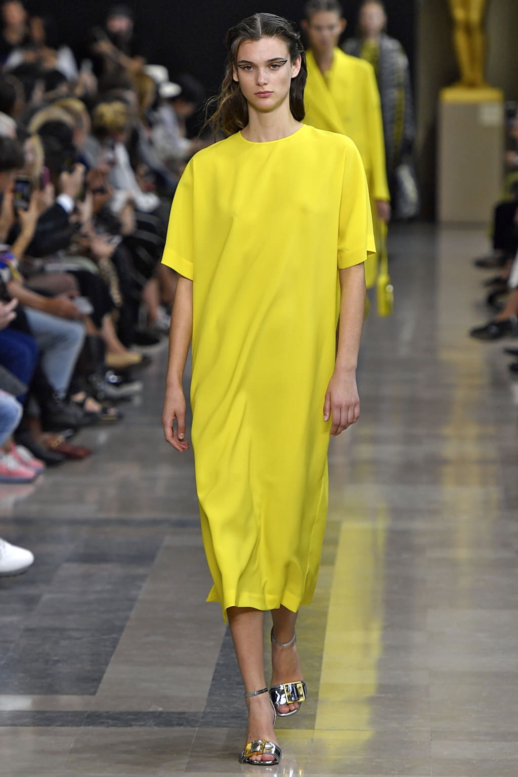 Fashion Week Paris Spring/Summer 2019 look 12 from the Rochas collection womenswear