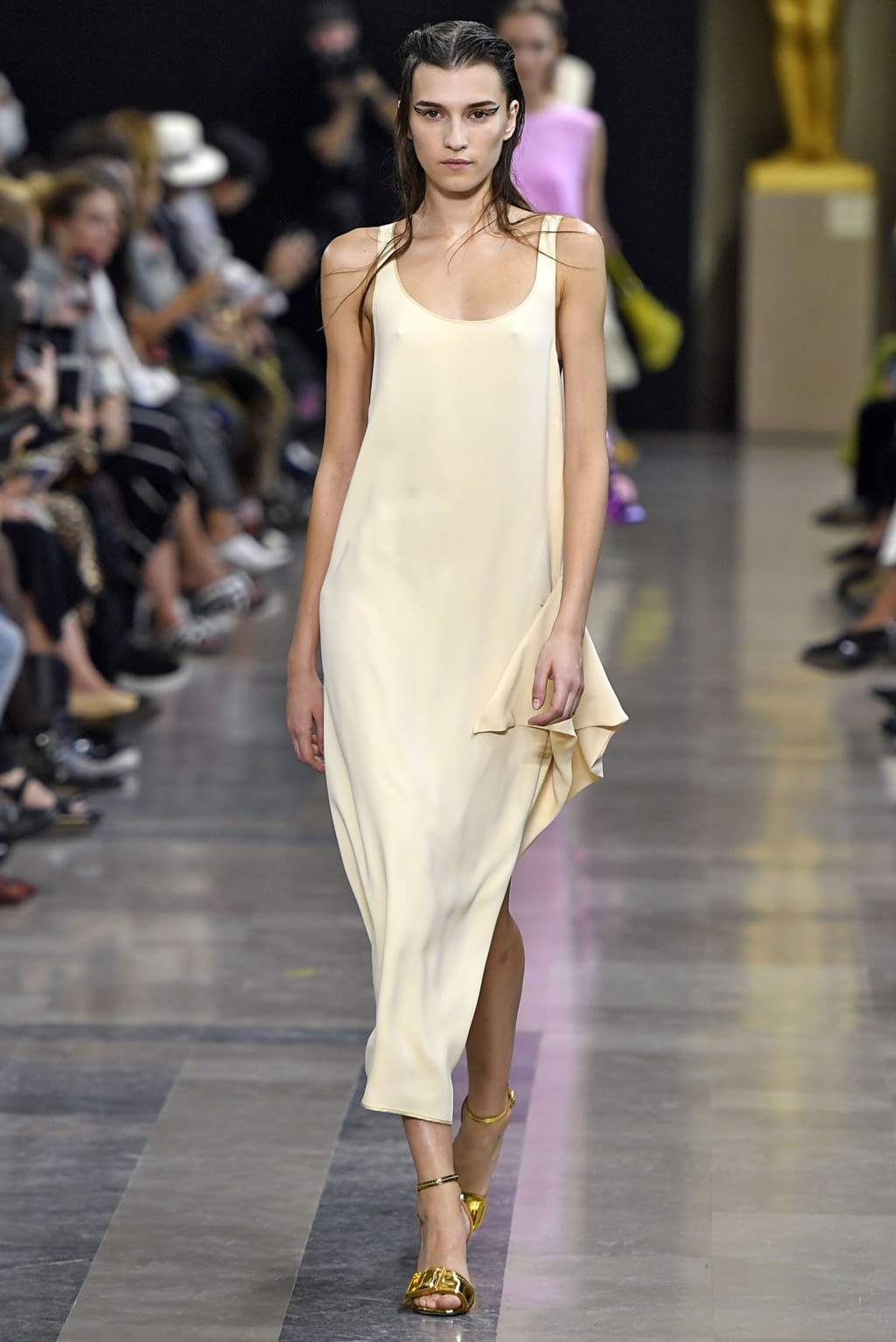 Fashion Week Paris Spring/Summer 2019 look 15 from the Rochas collection womenswear