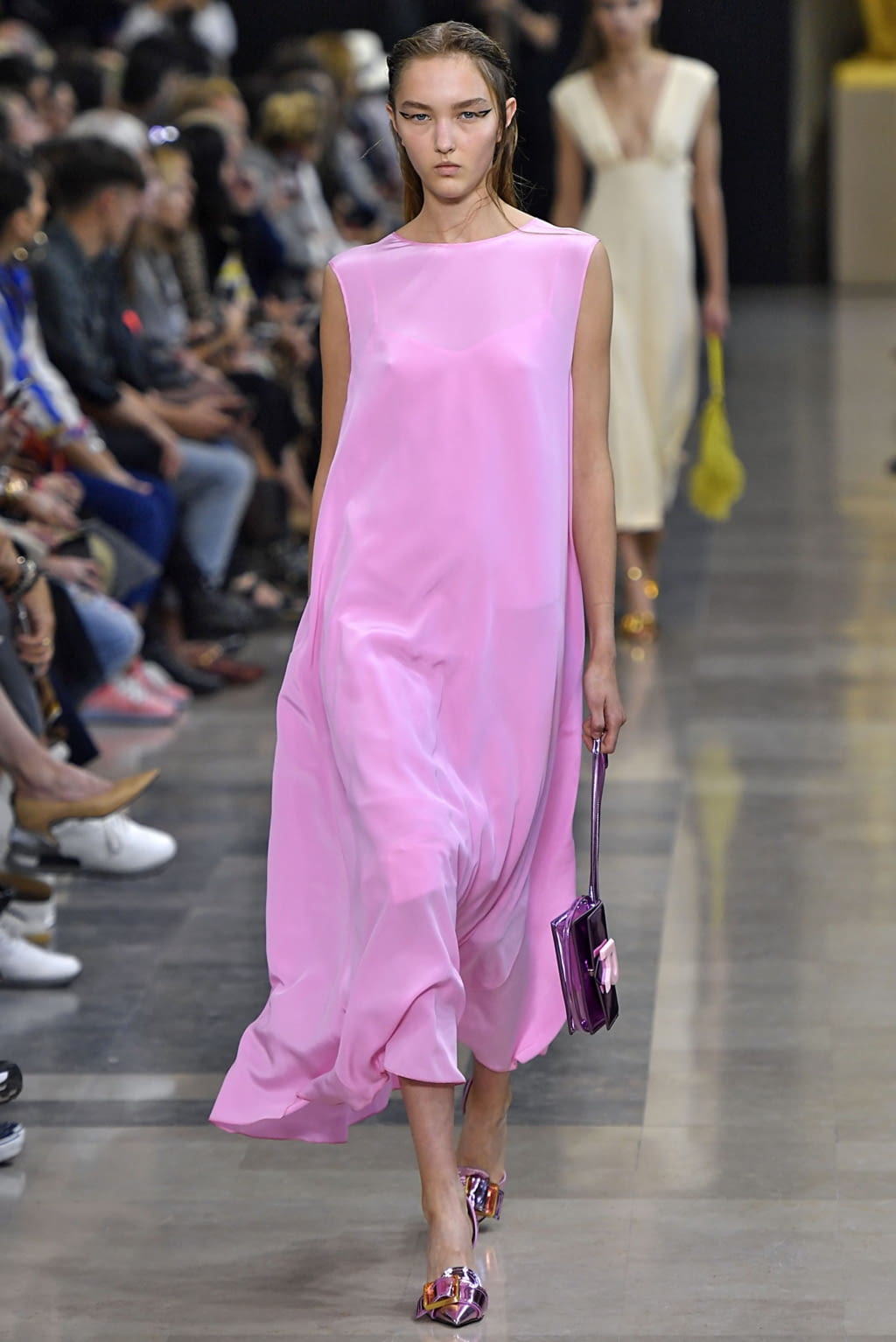 Fashion Week Paris Spring/Summer 2019 look 16 from the Rochas collection womenswear