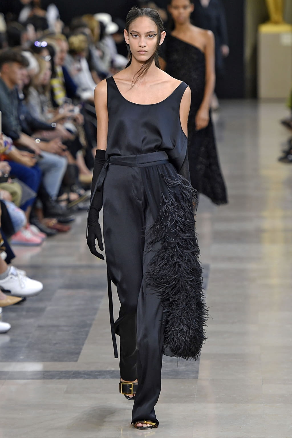Fashion Week Paris Spring/Summer 2019 look 23 from the Rochas collection 女装