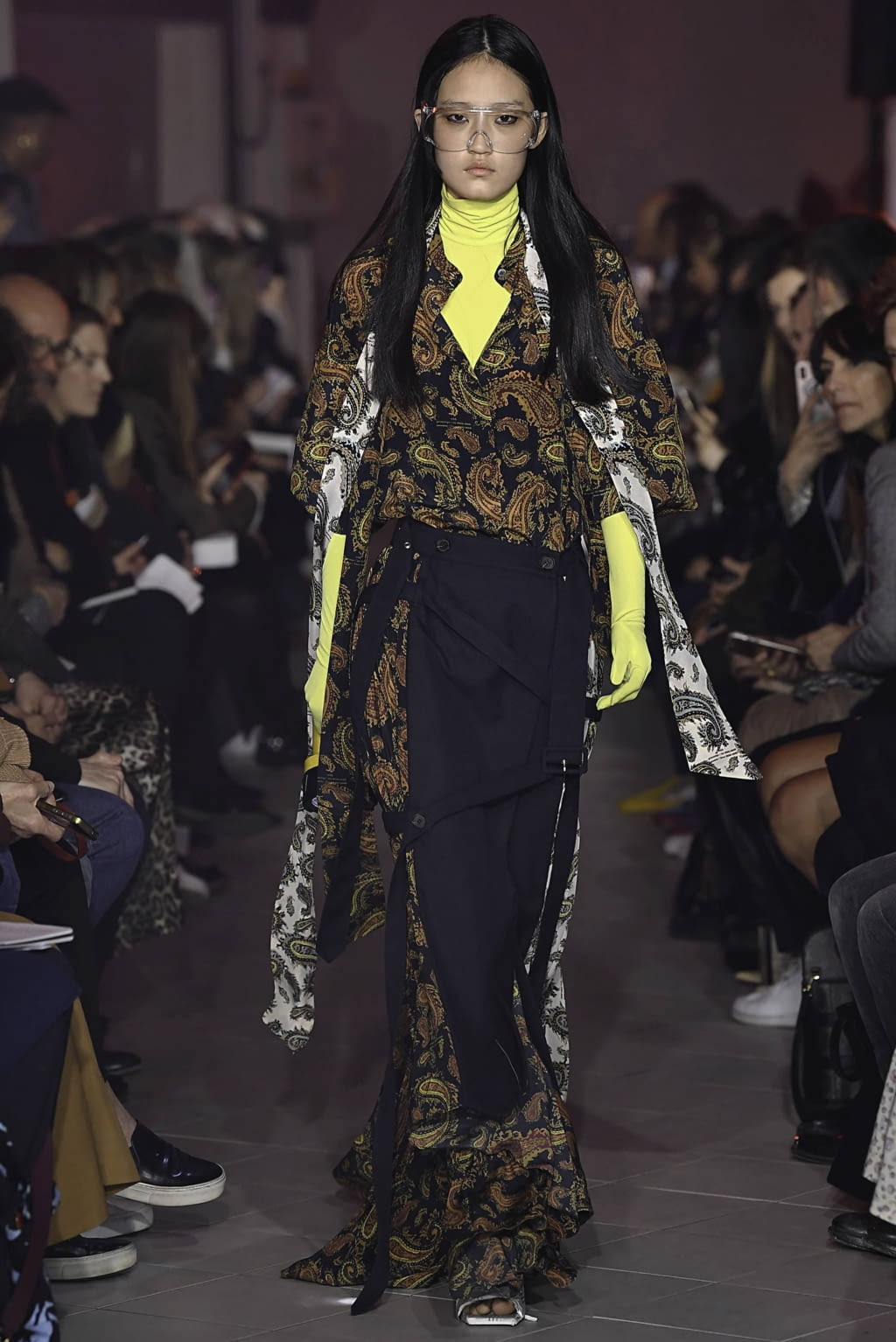 Fashion Week Paris Fall/Winter 2019 look 6 from the Rokh collection 女装