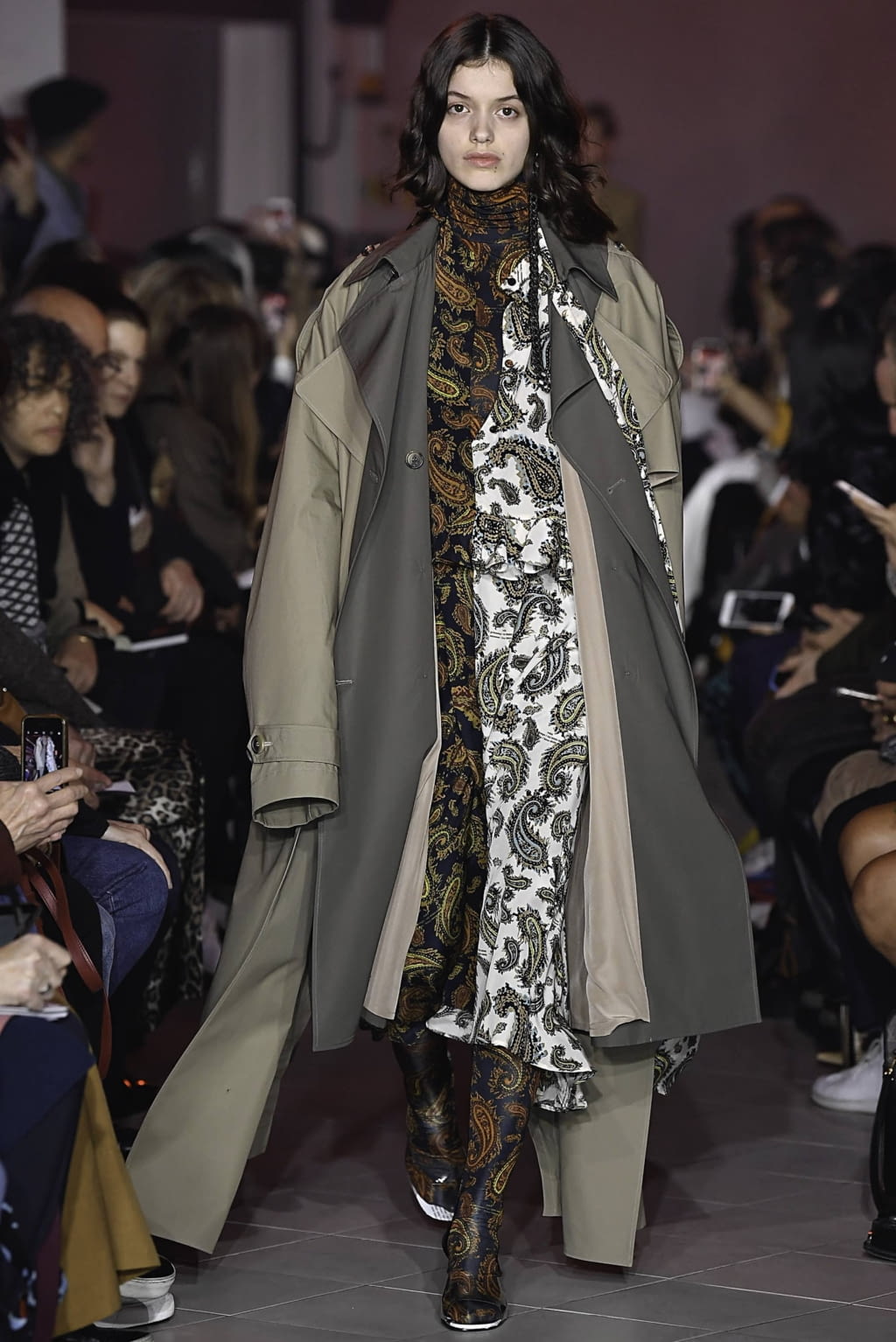 Fashion Week Paris Fall/Winter 2019 look 16 from the Rokh collection 女装