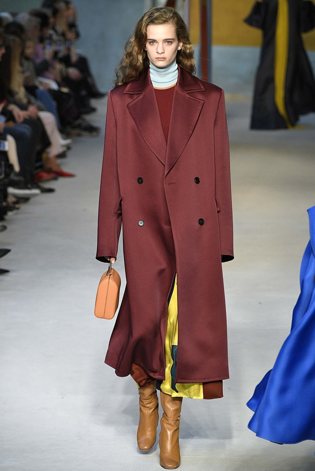 Fashion Week London Fall/Winter 2018 look 15 from the Roksanda collection 女装