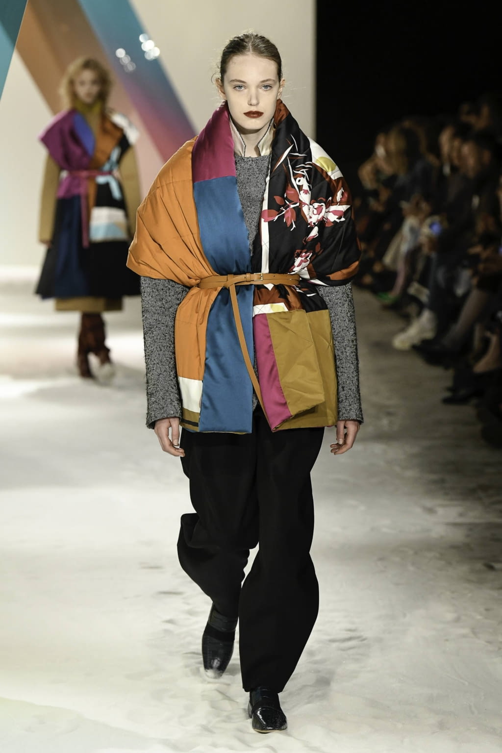 Fashion Week London Fall/Winter 2019 look 30 from the Roksanda collection 女装