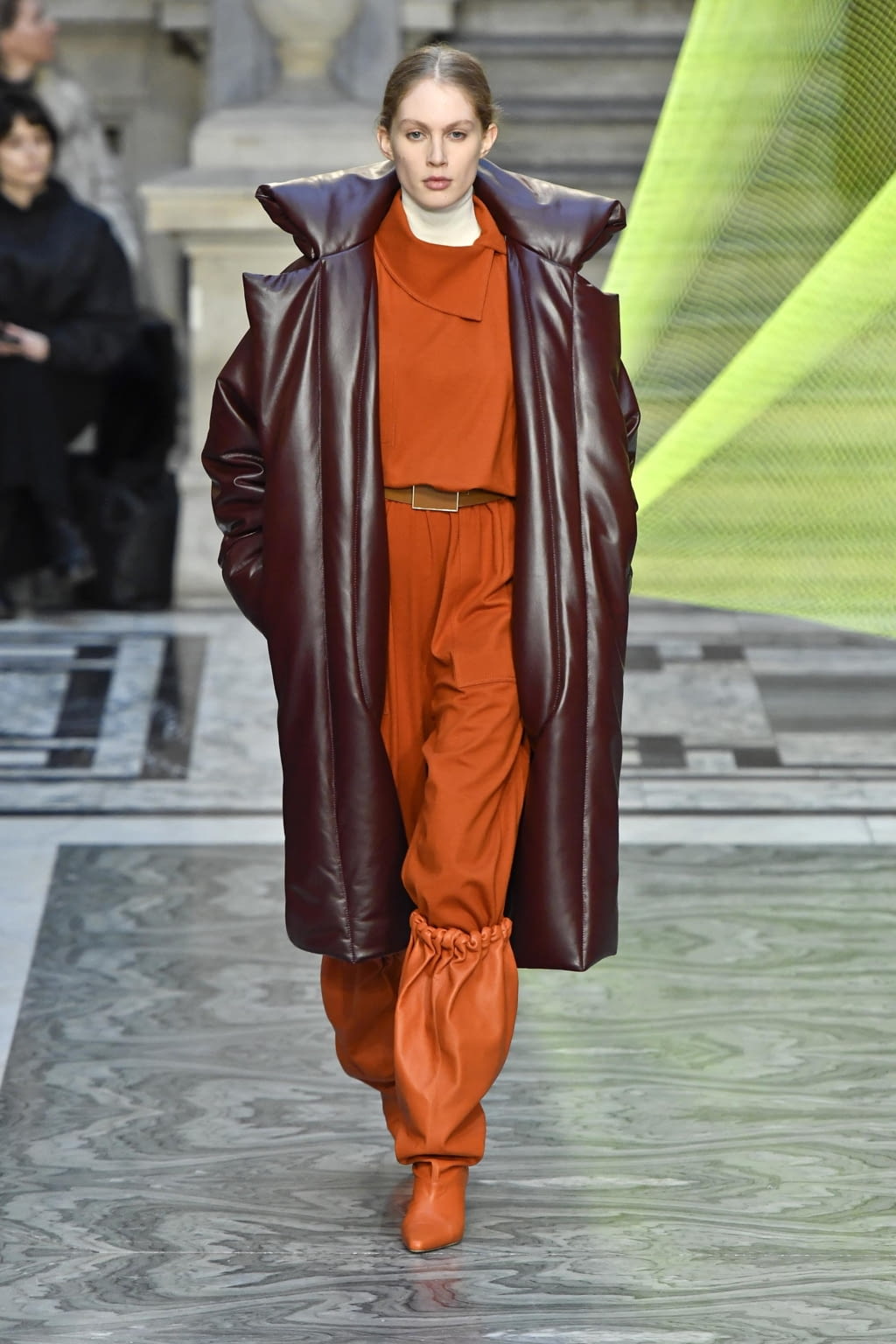 Fashion Week London Fall/Winter 2020 look 4 from the Roksanda collection 女装
