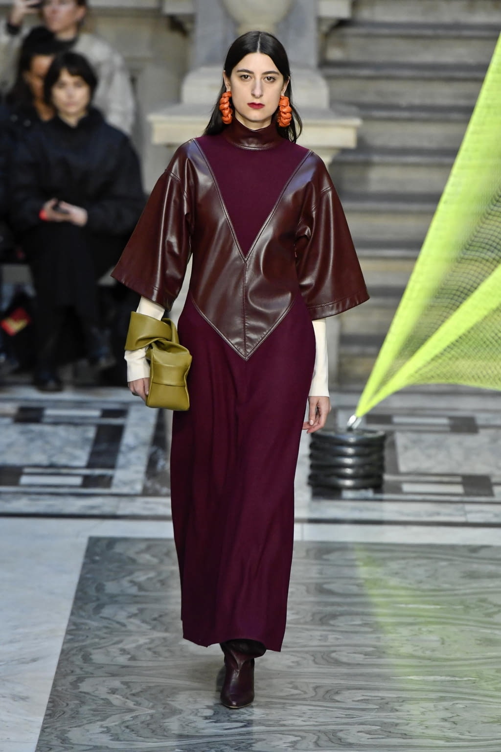 Fashion Week London Fall/Winter 2020 look 6 from the Roksanda collection 女装