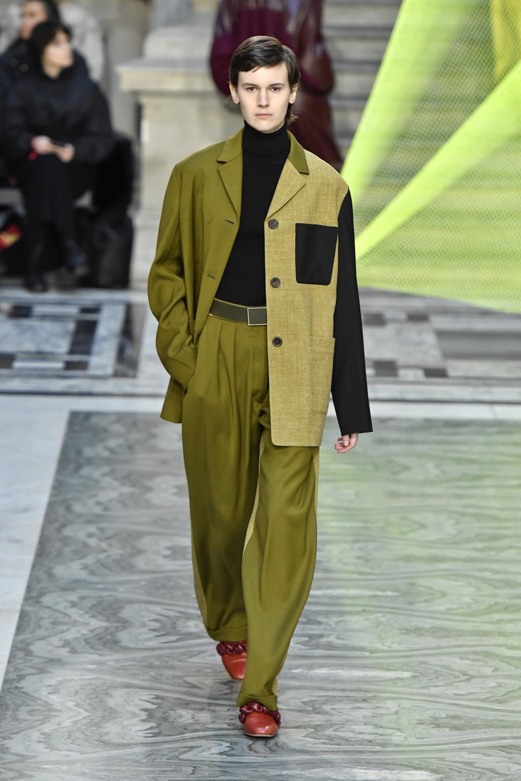 Fashion Week London Fall/Winter 2020 look 9 from the Roksanda collection 女装
