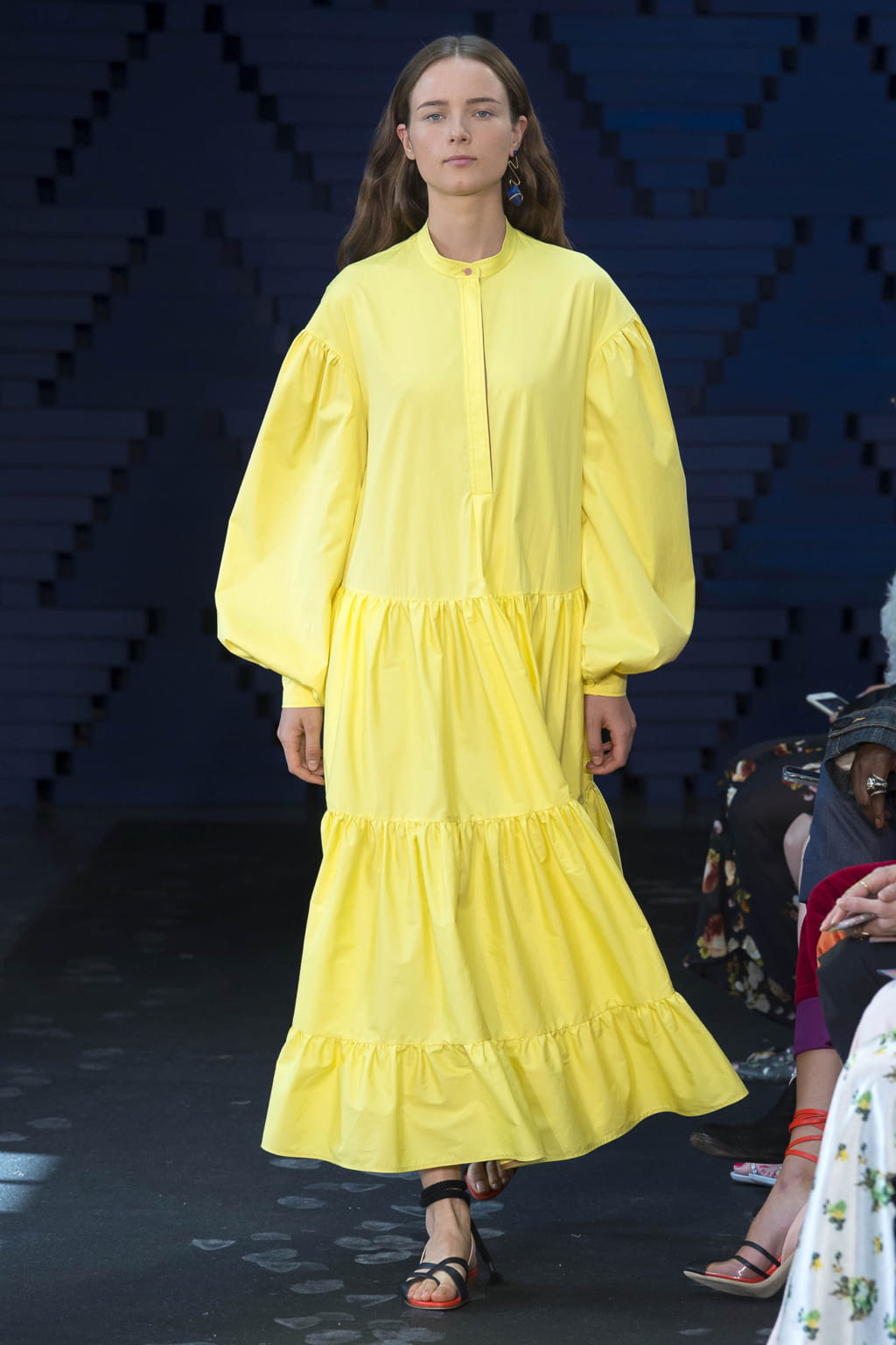 Fashion Week London Spring/Summer 2018 look 14 from the Roksanda collection womenswear