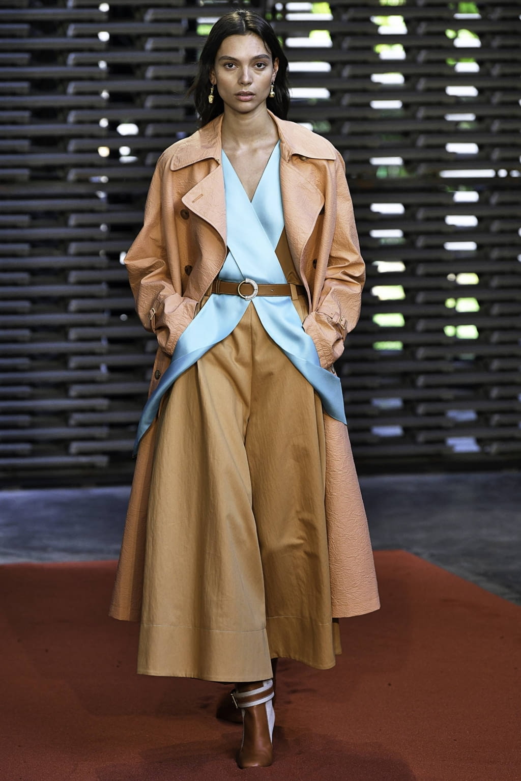 Fashion Week London Spring/Summer 2019 look 10 from the Roksanda collection 女装
