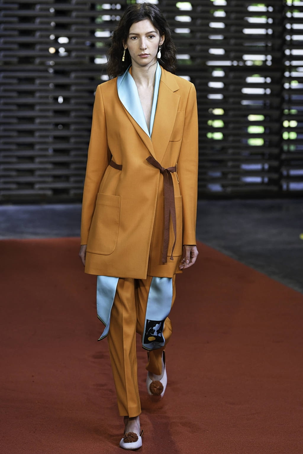 Fashion Week London Spring/Summer 2019 look 12 from the Roksanda collection 女装
