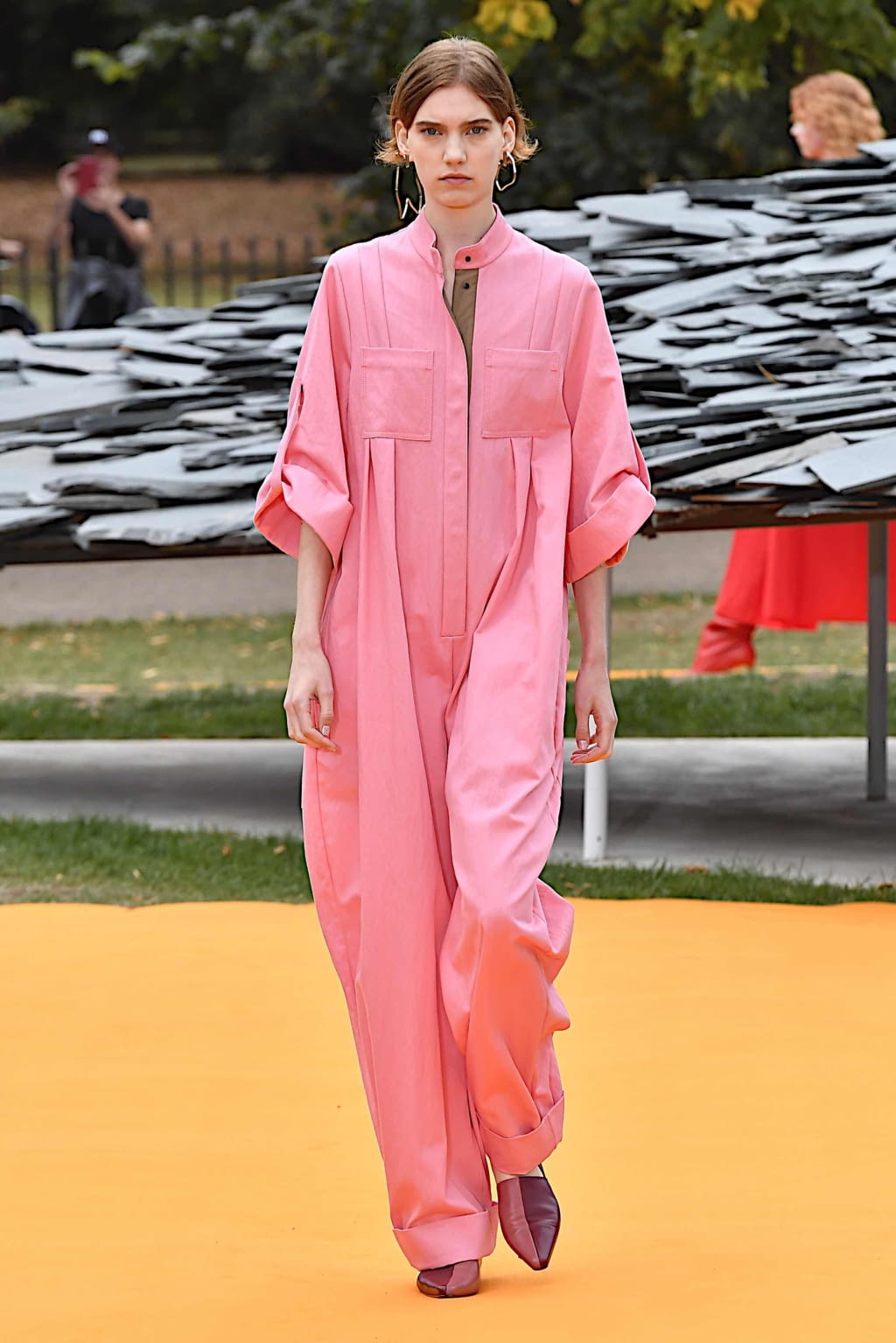 Fashion Week London Spring/Summer 2020 look 29 from the Roksanda collection 女装