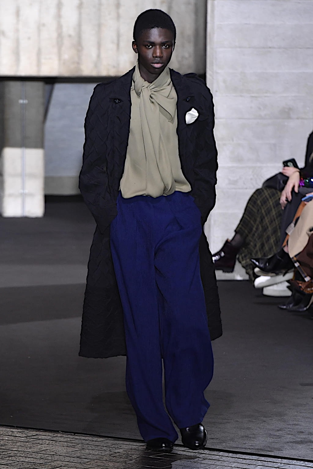 Fashion Week London Fall/Winter 2020 look 33 de la collection Roland Mouret womenswear