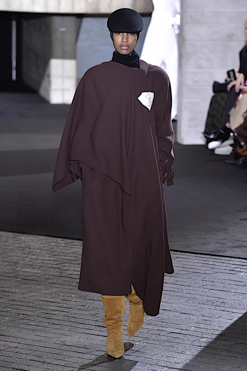 Fashion Week London Fall/Winter 2020 look 12 from the Roland Mouret collection womenswear
