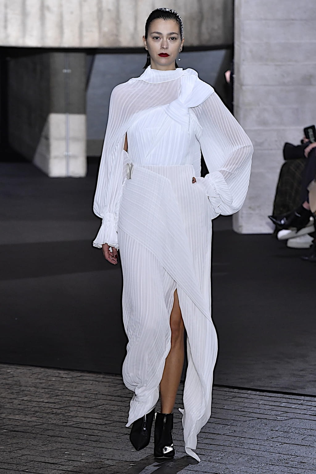 Fashion Week London Fall/Winter 2020 look 13 de la collection Roland Mouret womenswear