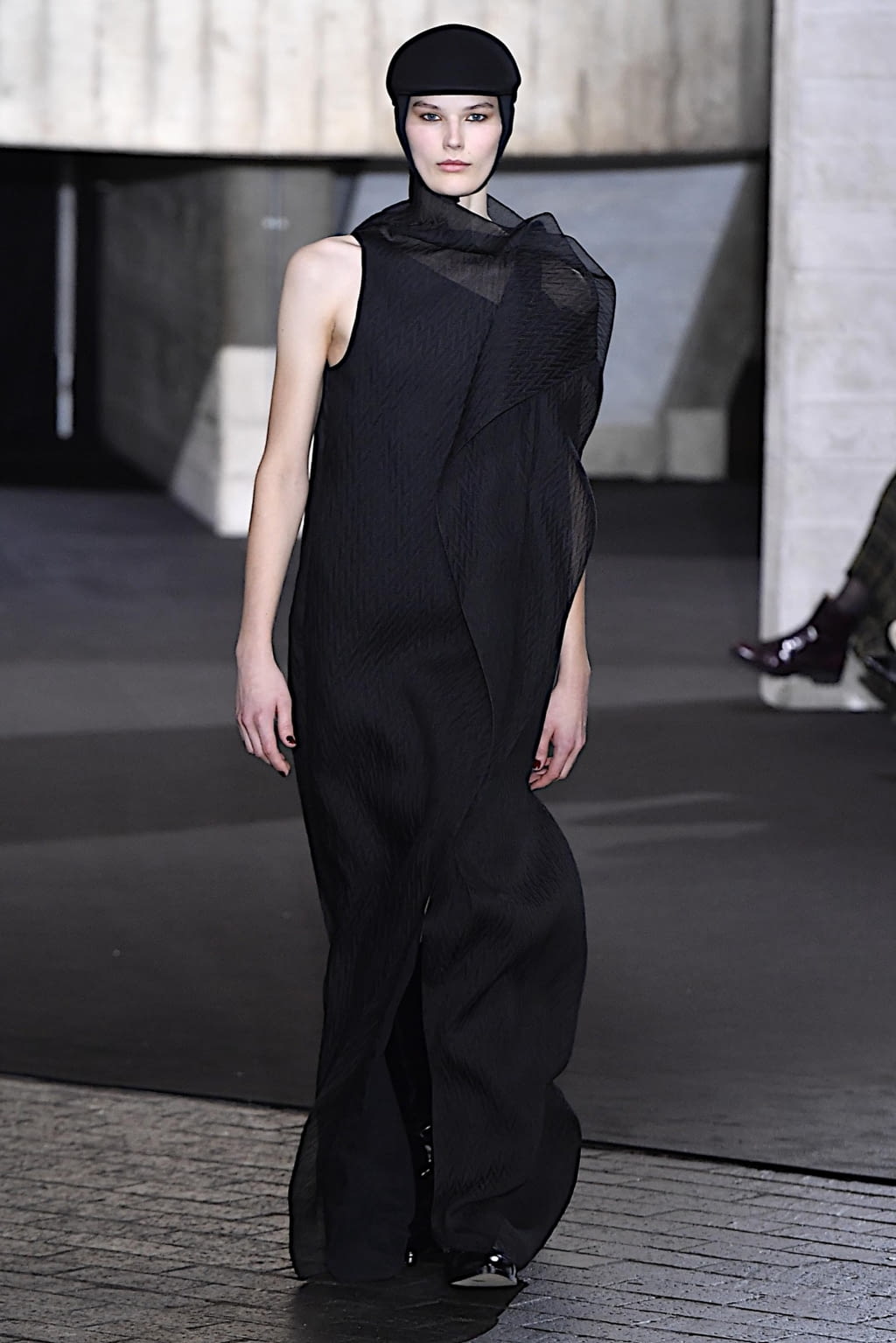 Fashion Week London Fall/Winter 2020 look 39 de la collection Roland Mouret womenswear