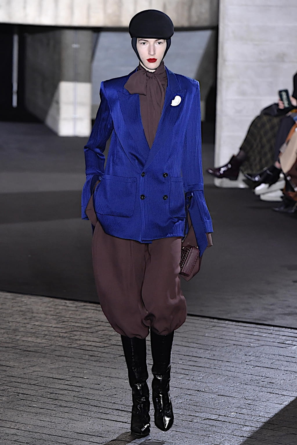 Fashion Week London Fall/Winter 2020 look 40 de la collection Roland Mouret womenswear