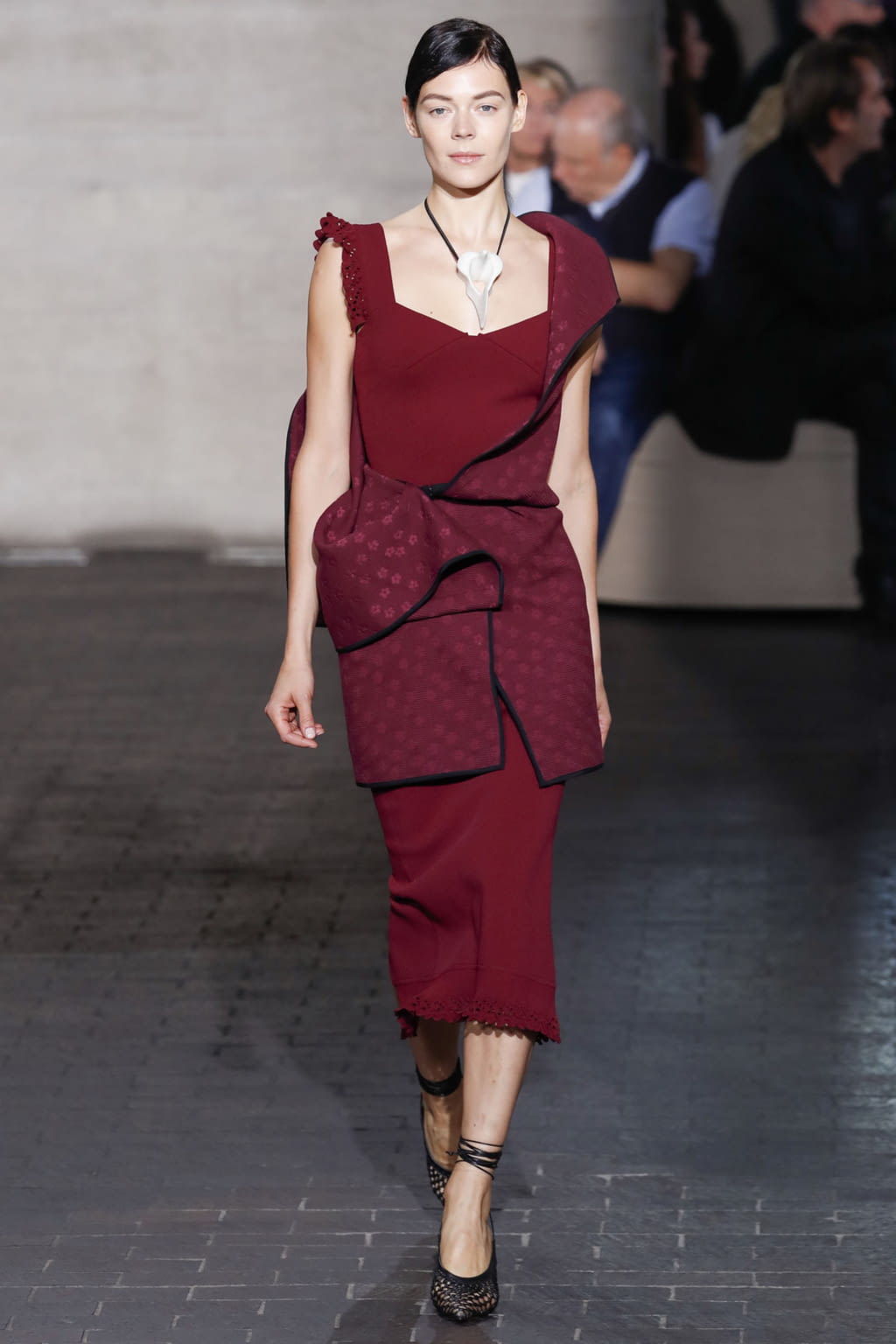 Fashion Week London Spring/Summer 2018 look 9 de la collection Roland Mouret womenswear