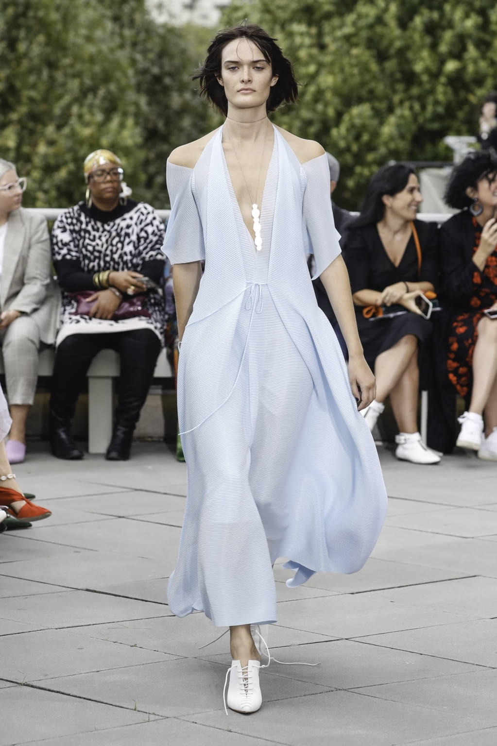 Fashion Week London Spring/Summer 2019 look 4 from the Roland Mouret collection womenswear
