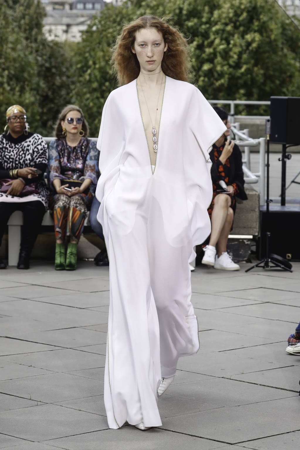 Fashion Week London Spring/Summer 2019 look 18 from the Roland Mouret collection womenswear