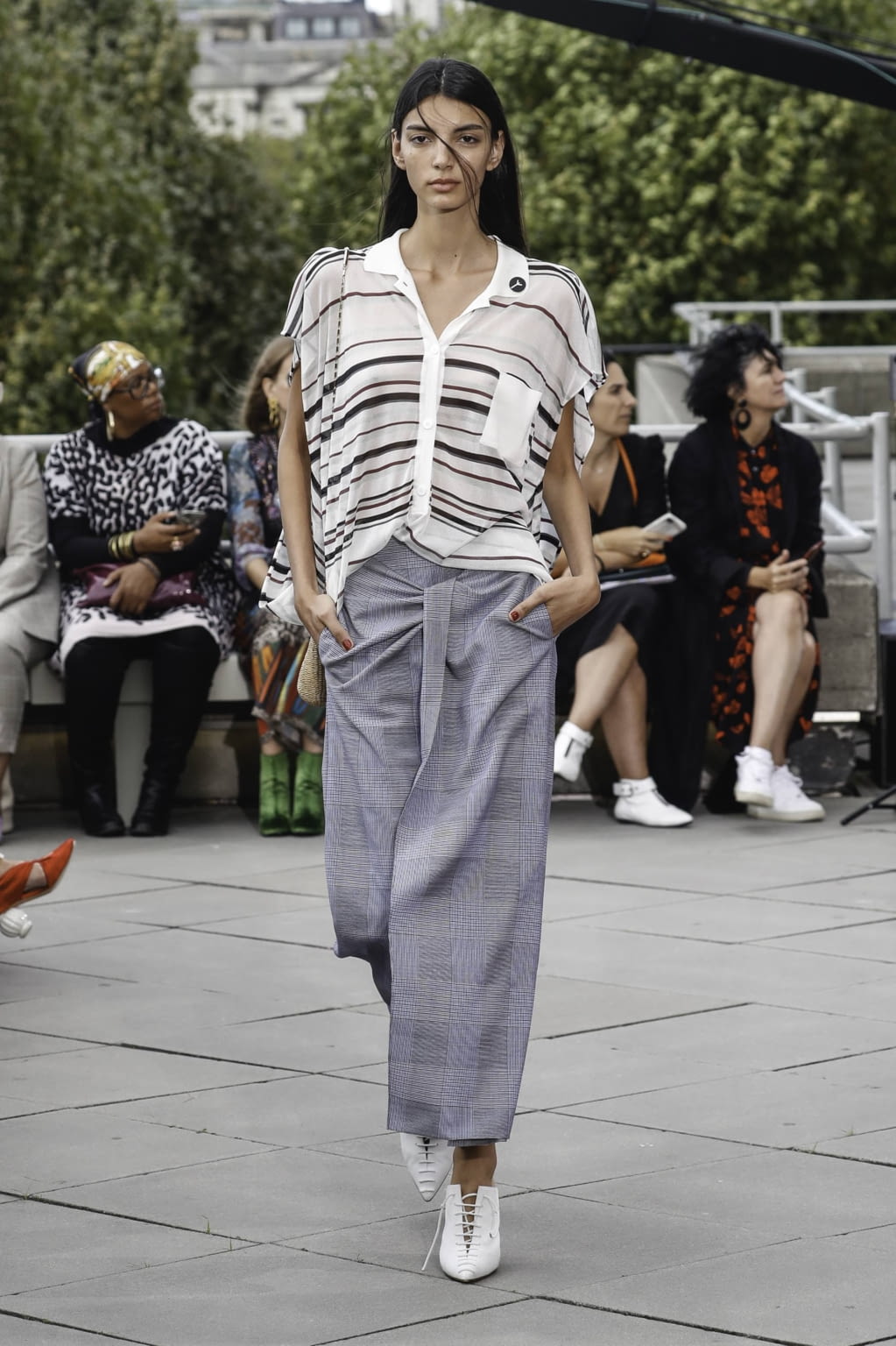 Fashion Week London Spring/Summer 2019 look 28 from the Roland Mouret collection womenswear