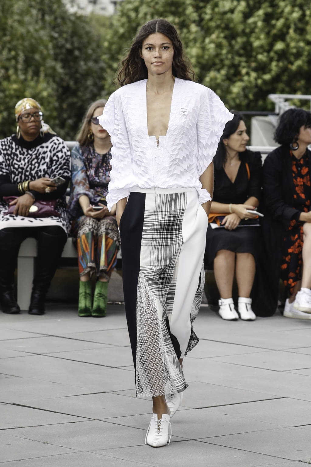 Fashion Week London Spring/Summer 2019 look 36 from the Roland Mouret collection womenswear