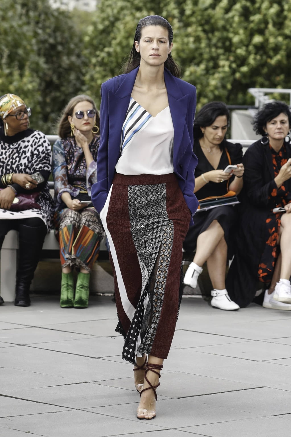 Fashion Week London Spring/Summer 2019 look 41 from the Roland Mouret collection womenswear