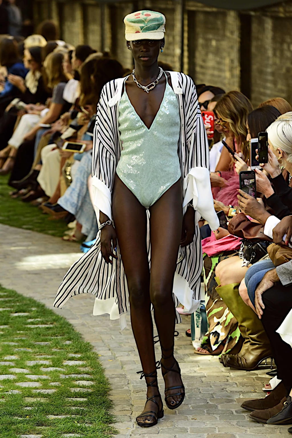 Fashion Week London Spring/Summer 2020 look 10 de la collection Roland Mouret womenswear
