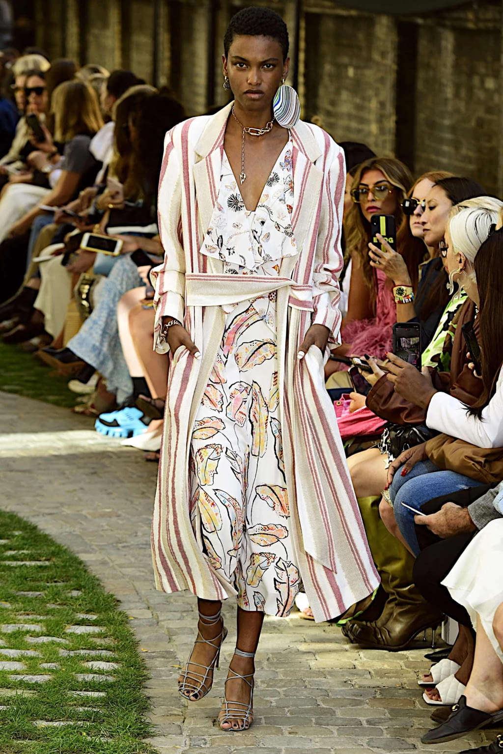 Fashion Week London Spring/Summer 2020 look 28 de la collection Roland Mouret womenswear