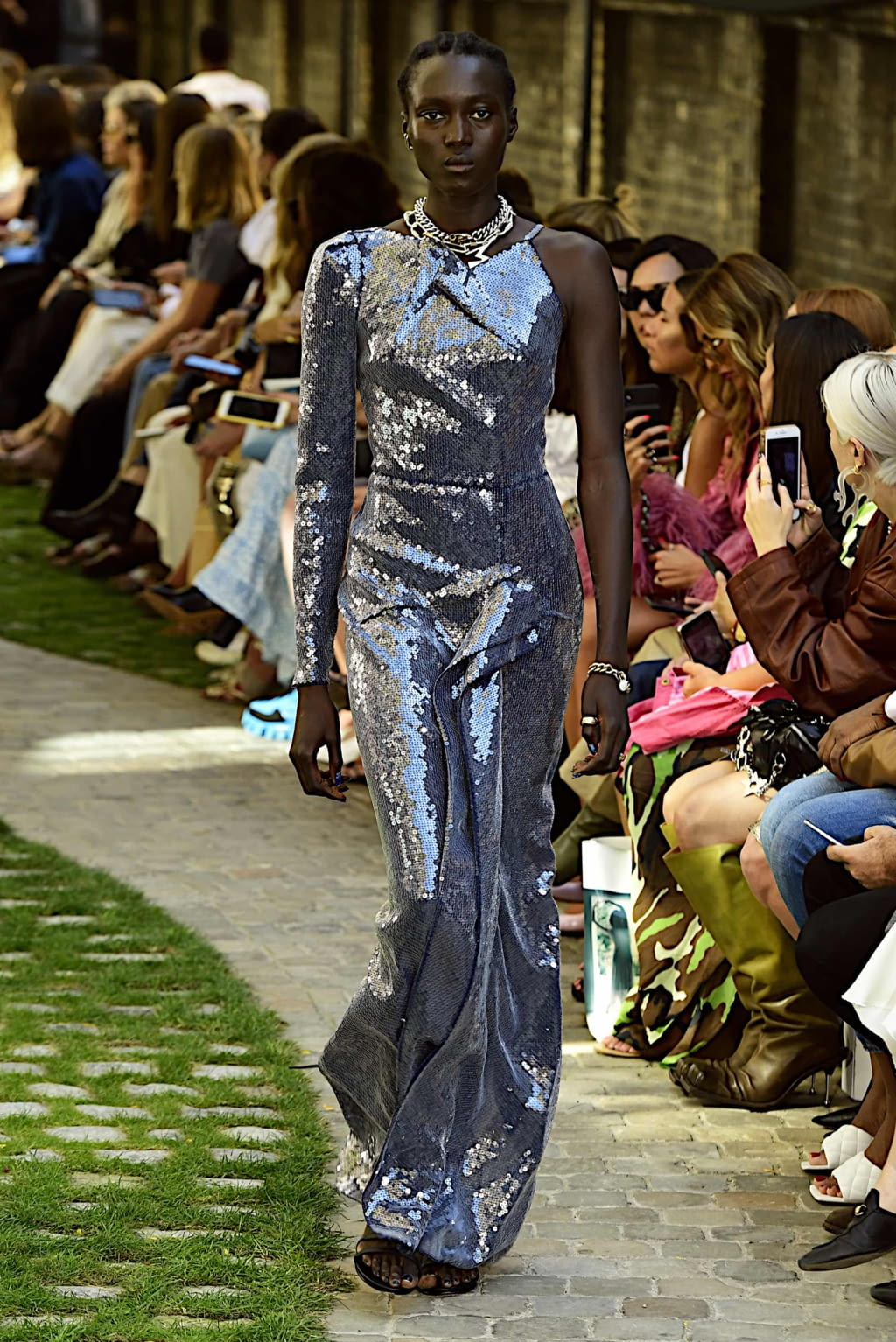 Fashion Week London Spring/Summer 2020 look 29 de la collection Roland Mouret womenswear