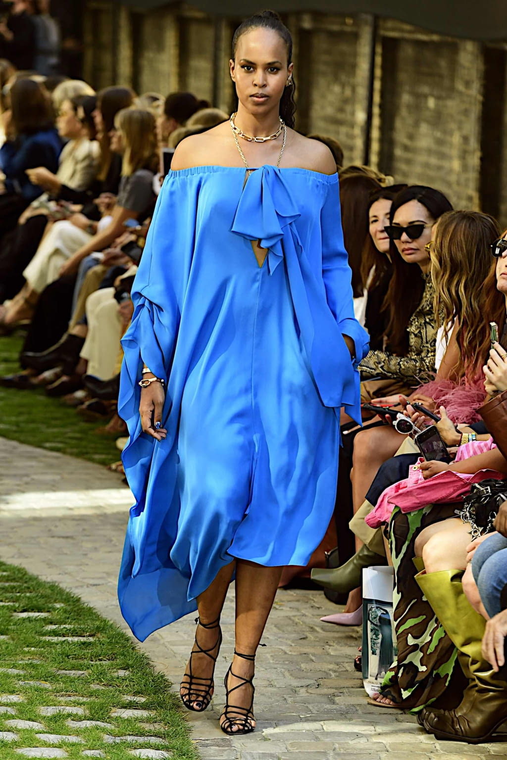 Fashion Week London Spring/Summer 2020 look 39 de la collection Roland Mouret womenswear