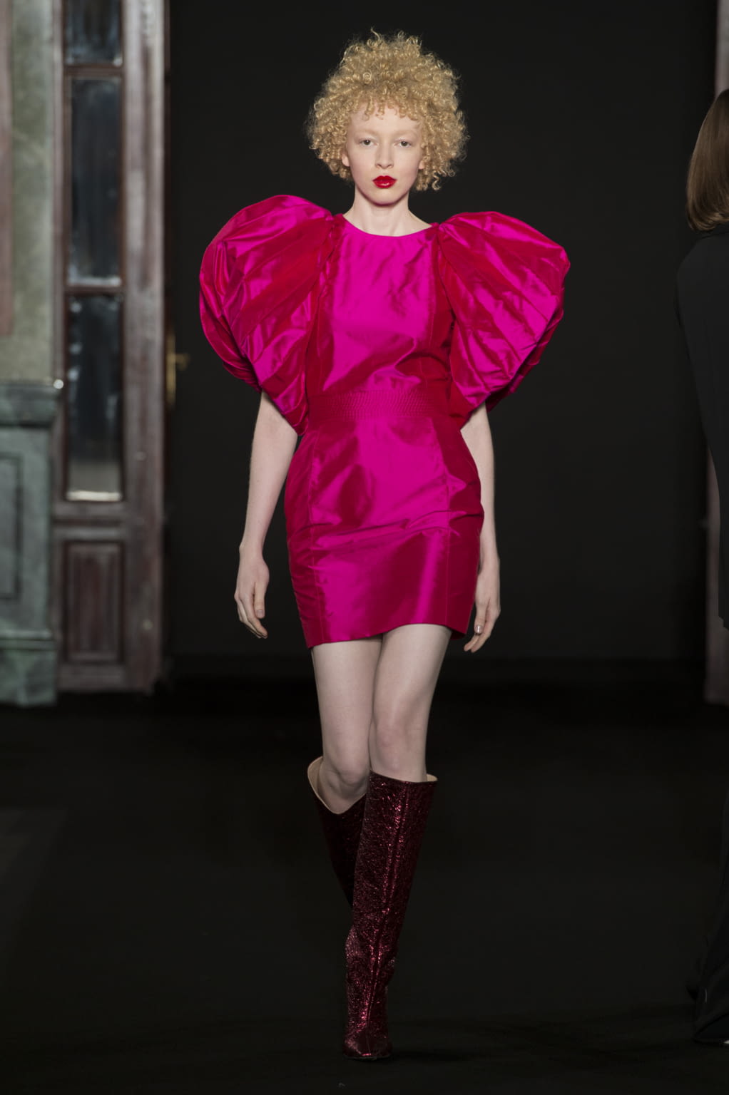 Fashion Week Paris Fall/Winter 2018 look 27 de la collection Ronald Van Der Kemp couture